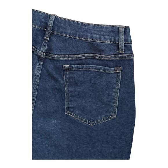 NO BOUNDARIES Womens Size 17 Mid Rise Stretch Boot Cut Blue Jeans 31" Inseam - Picture 3 of 5